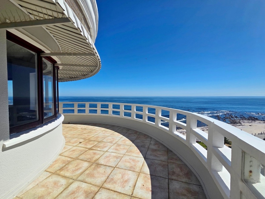 To Let 2 Bedroom Property for Rent in Sea Point Western Cape